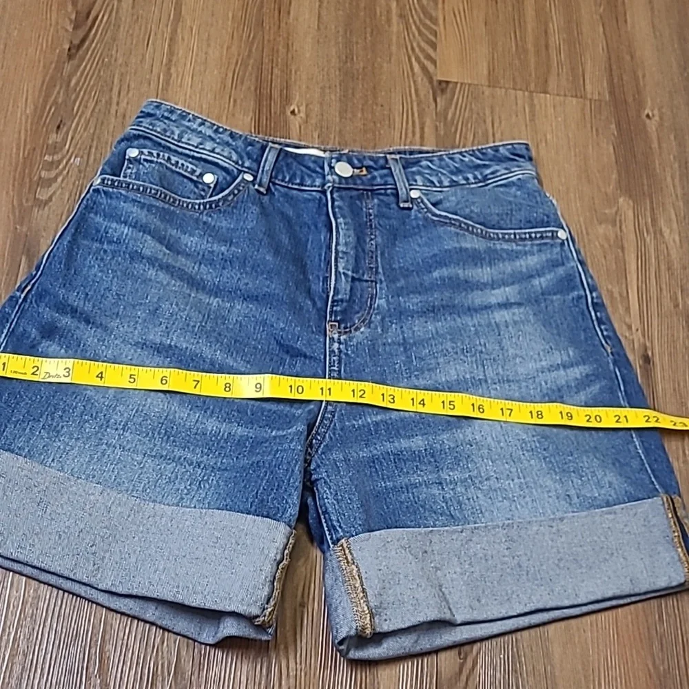 PILCRO Denim Blue Women‎ Shorts perfecc for summer used good condition.